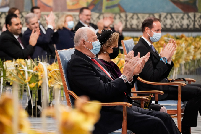 King Harald, Queen Sonja and Crown Prince Haakon at the presentation of the Nobel Peace Prize at Oslo City Hall. Photo: Stian Lysberg Solum / NTB.